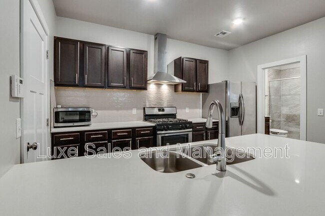 Building Photo - 2188 Buena Vida Ln