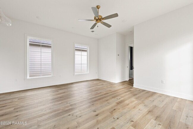 Building Photo - 121 Mayberry Grv St