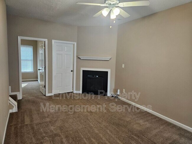 Building Photo - 2318 Hackamore Dr