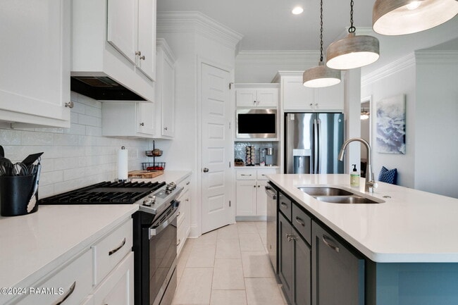 Building Photo - 201 Finsbury Ln