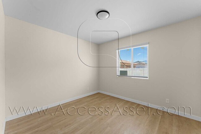 Building Photo - 108 S Lindsay St