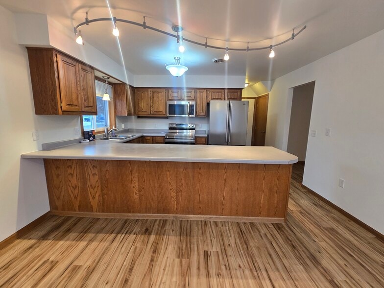 Huge island with room for barstools. - 1640 Terrill St