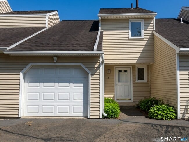 Building Photo - 27 Bayview Pl