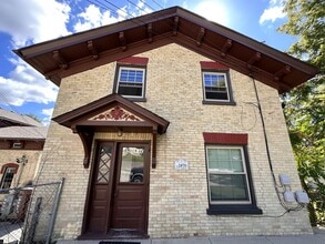Building Photo - 315 Mountain St