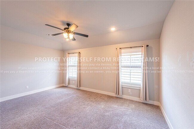 Building Photo - 533 Brinley St