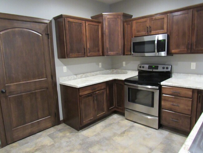 Building Photo - 6408 Keller Cr-- Twin Home