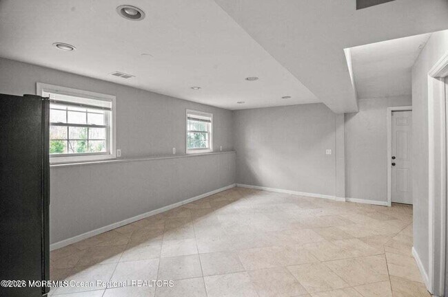 Building Photo - 46 Walter Dr