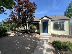 Building Photo - South Eugene Newly Remodeled