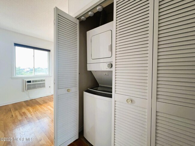 Building Photo - 50 Valentine St