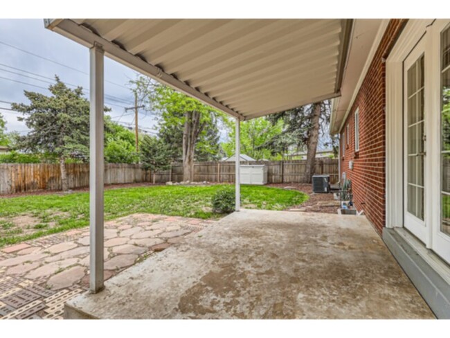 Building Photo - 3066 S Wolff St