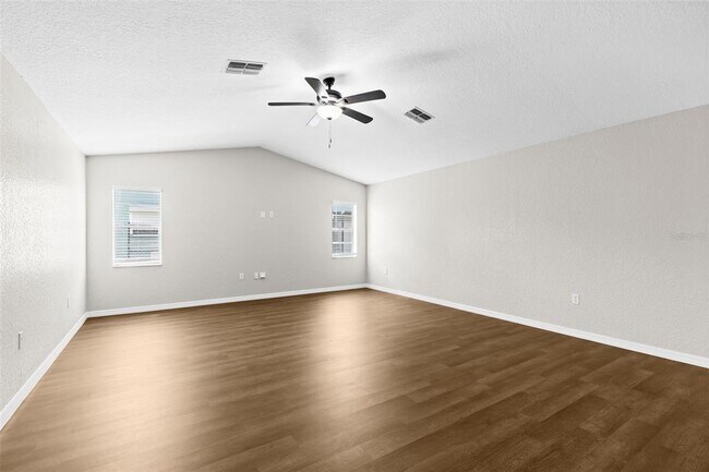 Building Photo - 8829 Bermuda Ln