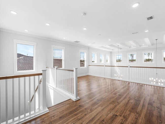 Building Photo - 157 River Rise Wy