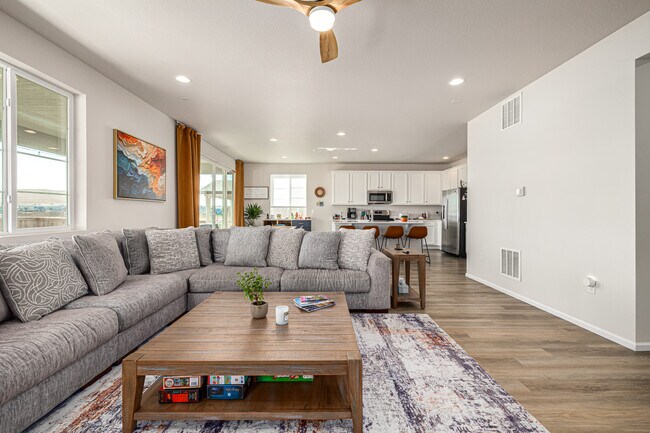 Building Photo - 9096 Uravan Ct