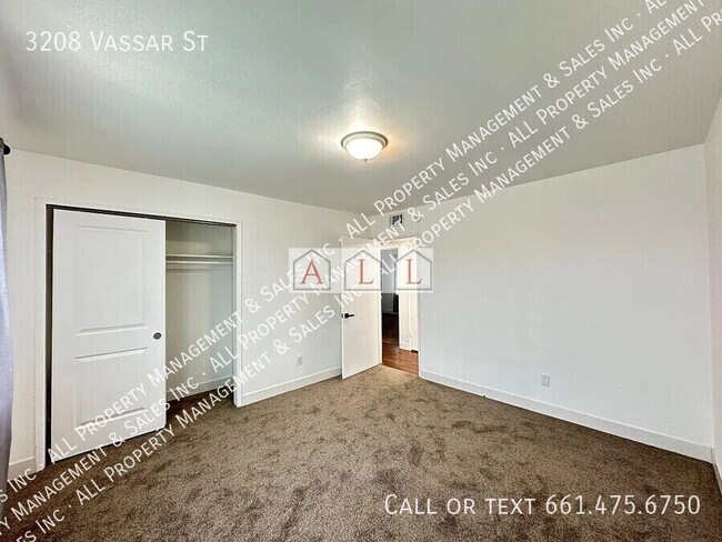 Building Photo - 3208 Vassar St