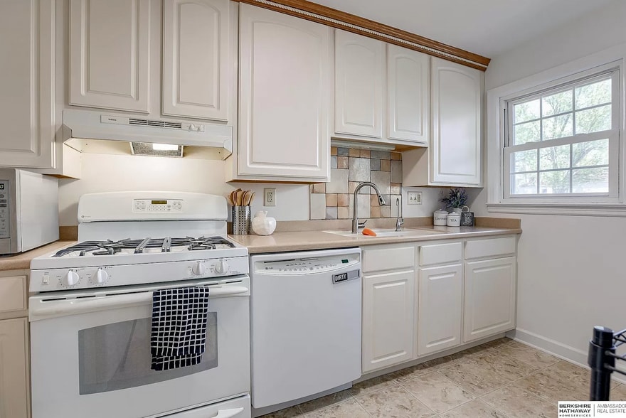 Kitchen - 2634 S 15th St