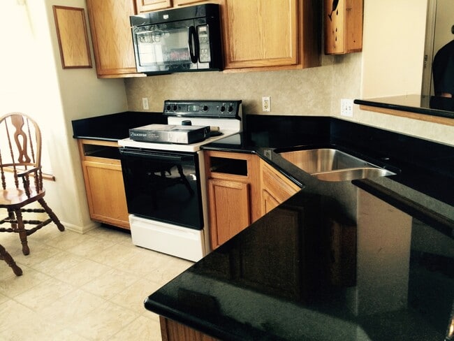 Building Photo - 1434 S Canoe Creek Dr