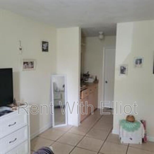 Building Photo - 7173 Orange Dr