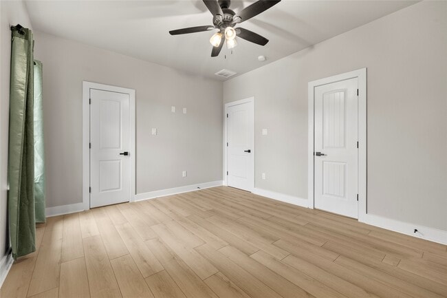Building Photo - 2406 Truxillo St