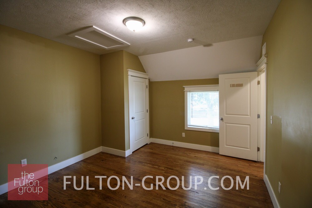 Building Photo - 1056 Fulton St W