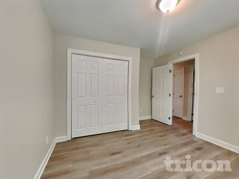 Building Photo - 237 Wexford Dr