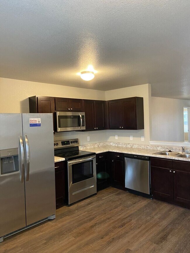 Building Photo - 3829 Travers Ln