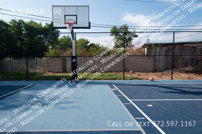 Building Photo - 75 W 250 N