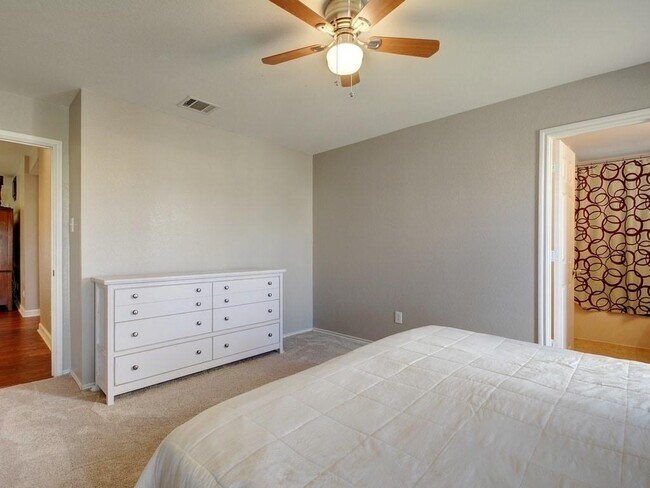 Building Photo - 2488 Green Meadows Ln