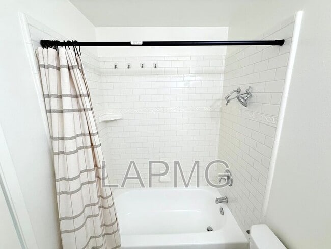Building Photo - 597 Paseo La Perla