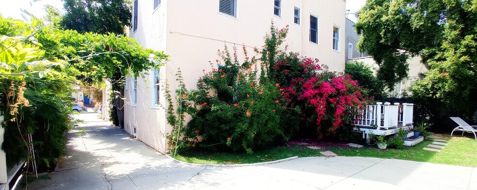 Building Photo - 1072 S Cloverdale Ave