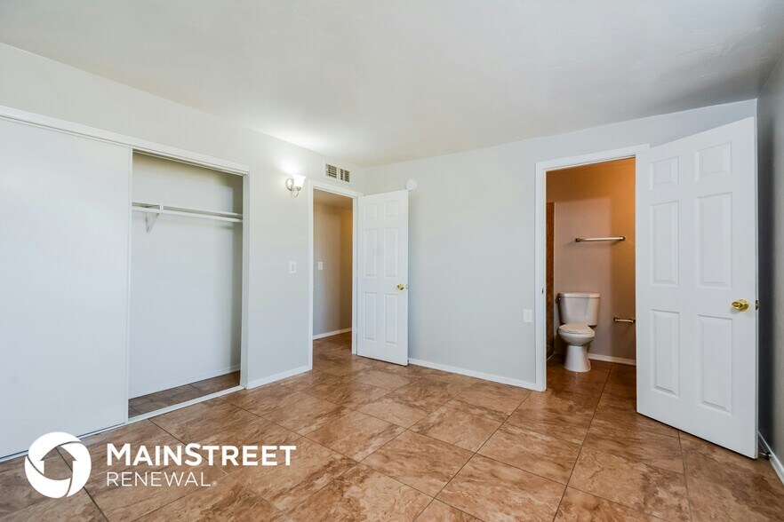 Building Photo - 7627 E 42nd St