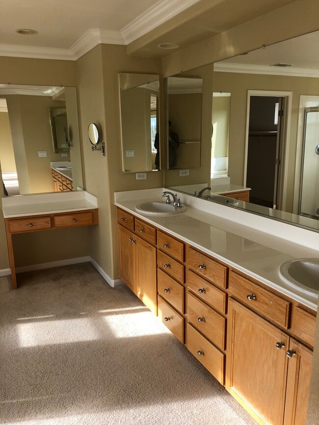 Building Photo - 3549 Headwater Dr