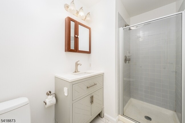 Building Photo - 11 Colton Cir