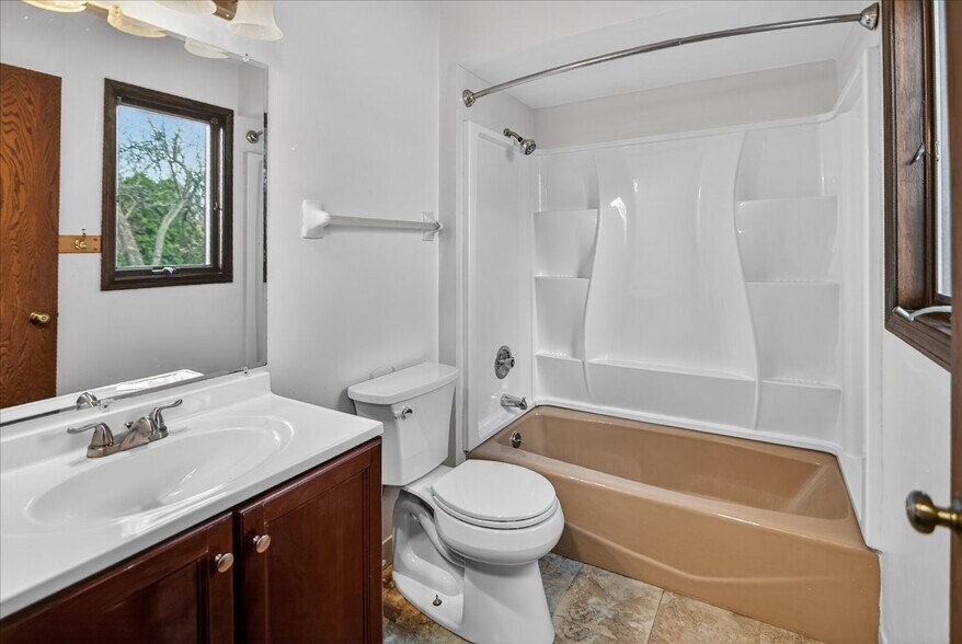 Building Photo - 1014 N Westfield Rd