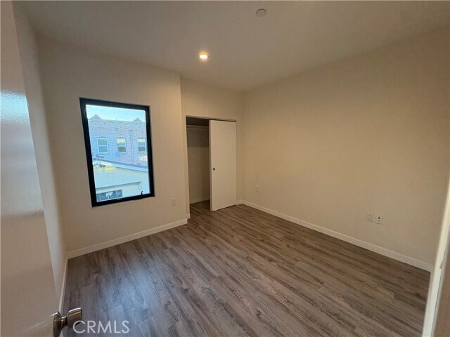 Building Photo - 117 W Chestnut St