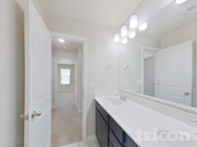 Building Photo - 142 Spring Knoll Dr