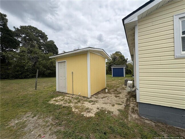 Building Photo - 218 Canady St