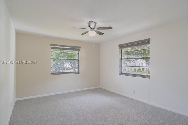 Building Photo - 2830 Riverside Dr