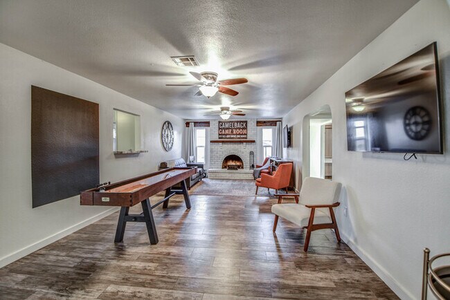 Building Photo - 2 Bd 2 Ba + Guest House with Fully Furnish...