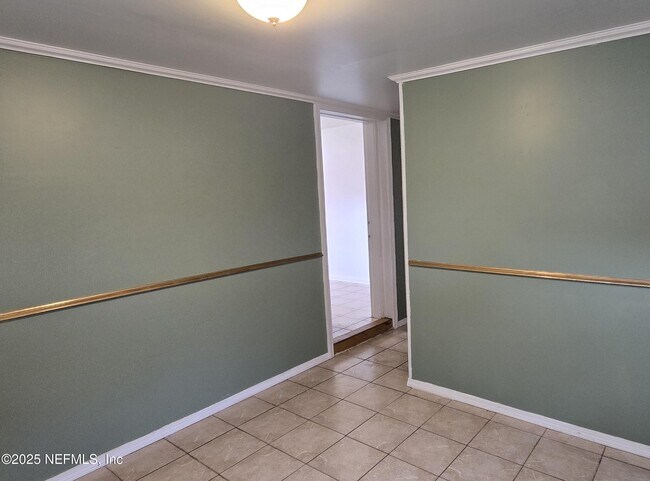 Building Photo - 5839 Sonora Dr W
