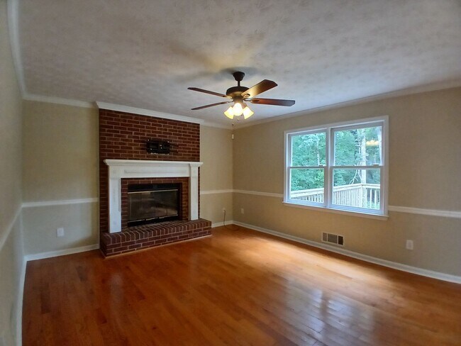 Building Photo - 4761 Habersham Way SE