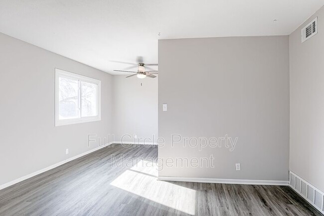 Building Photo - 349 S 26th St