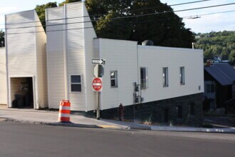 Building Photo - 312 E Montezuma Ave