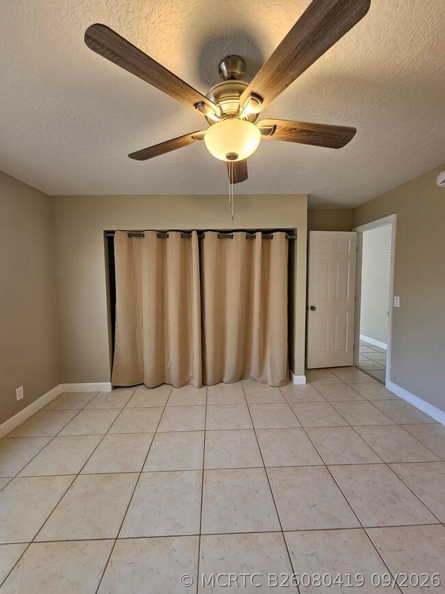 Building Photo - 4876 Orleans Ct