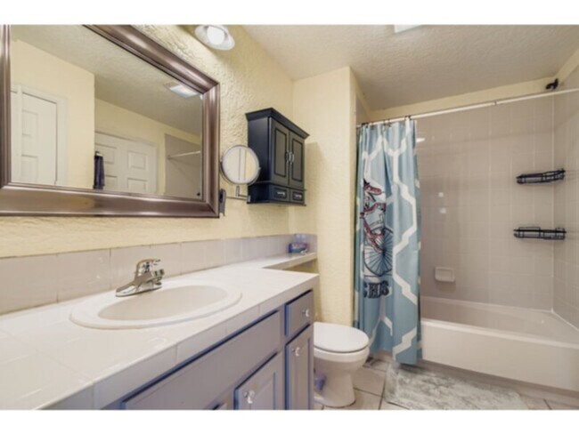 Building Photo - 10922 Forest Cir