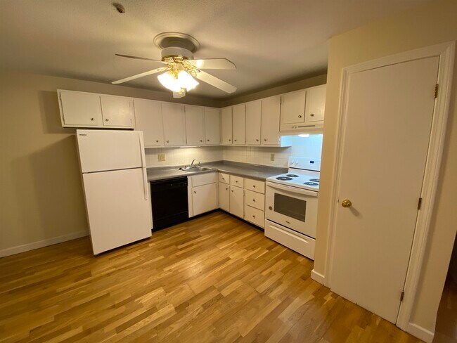 Building Photo - 29 Capron Rd