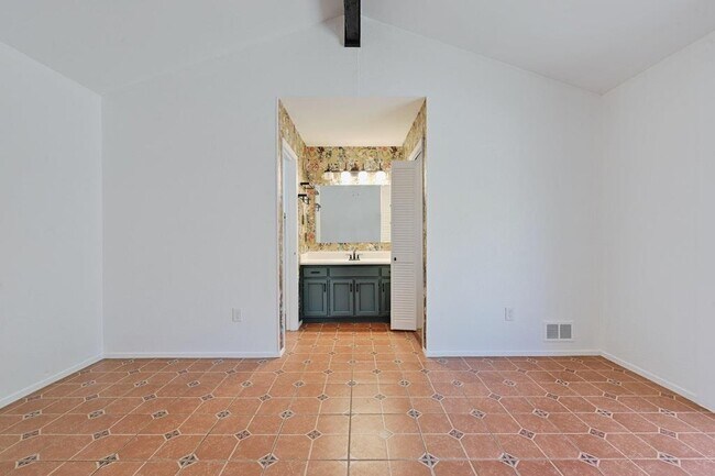 Building Photo - 7310 Saffron St