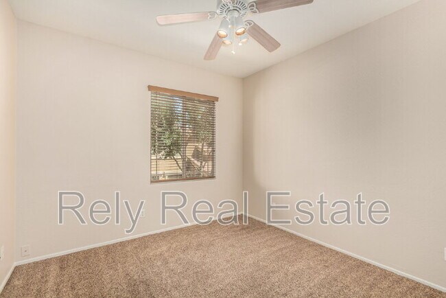 Building Photo - 1225 N 36th St