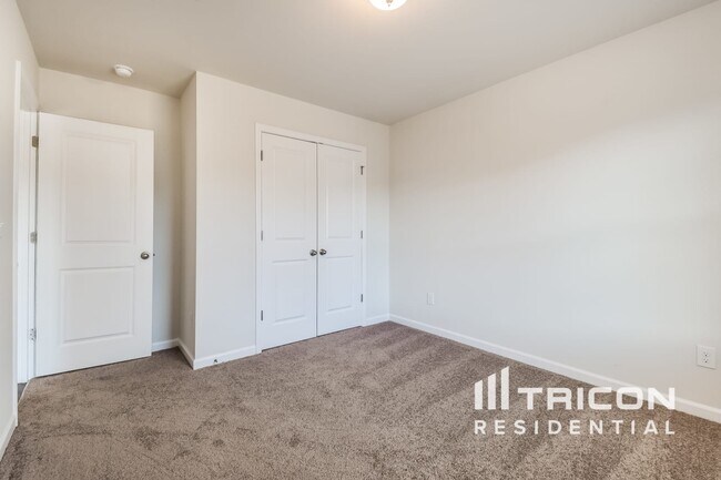 Building Photo - 4030 Bella View Ln