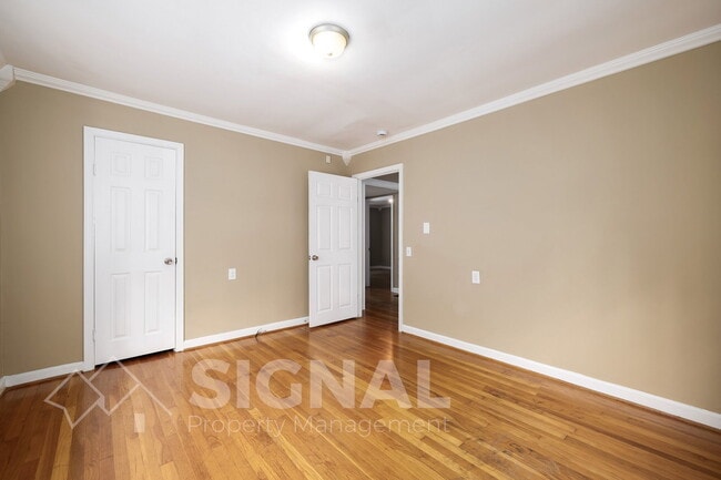 Building Photo - 1156 Skyline Dr