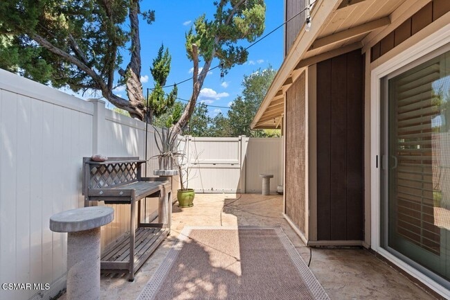 Building Photo - 28551 Conejo View Dr